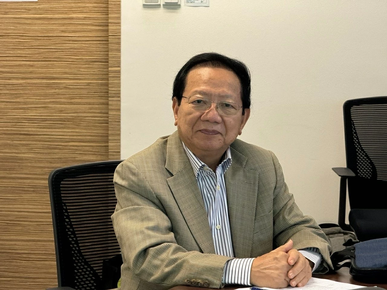 Phỏng vấn Đại sứ hưu trí Phỏng vấn Đại sứ hưu trí