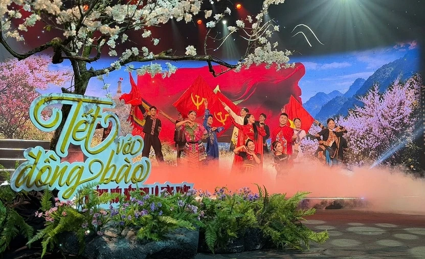 Tết với đồng bào 2026: Từ đỉnh núi đến đại lộ mùa Xuân Tết với đồng bào 2026: Từ đỉnh núi đến đại lộ mùa Xuân