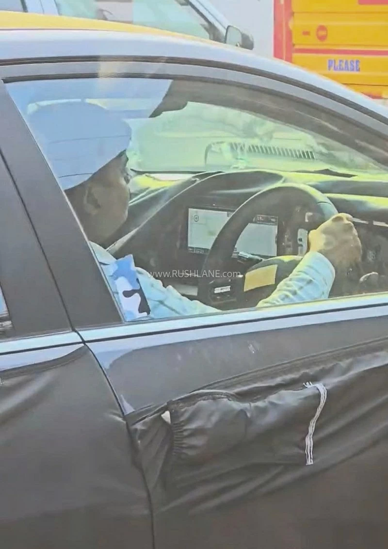 Hyundai Accent 2026 tiếp tục lộ diện với ngoại hình mới mẻ