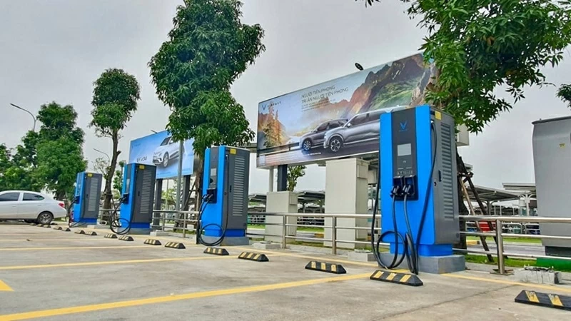 Như vậy, chương trình sạc miễn phí xe điện của VinFast đã được kéo dài thêm, thay vì kết thúc vào ngày 30/6/2027 như kế hoạch gần nhất.