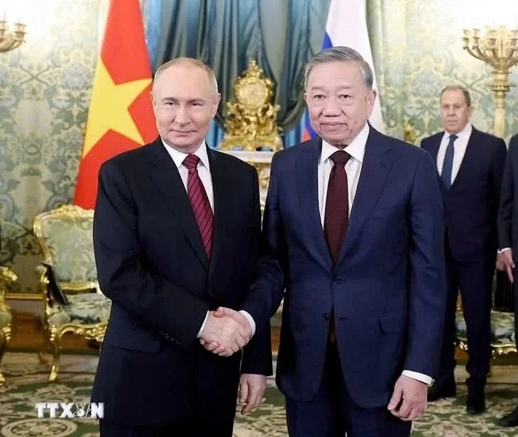 Đại sứ Nga: Chúng tôi nhìn về tương lai với niềm tin và lạc quan Đại sứ Nga: Chúng tôi nhìn về tương lai với niềm tin và lạc quan