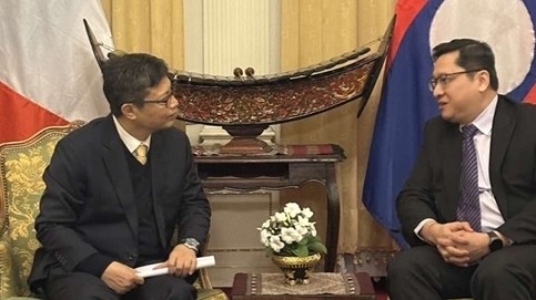 Đại sứ Việt Nam tại Pháp Trịnh Đức Hải chào xã giao Đại sứ Lào