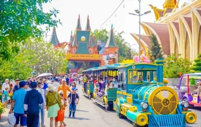 Lễ hội mùa Xuân Suối Tiên 2026: Quảng bá bản sắc Tết Việt tới du khách quốc tế Lễ hội mùa Xuân Suối Tiên 2026: Quảng bá bản sắc Tết Việt tới du khách quốc tế