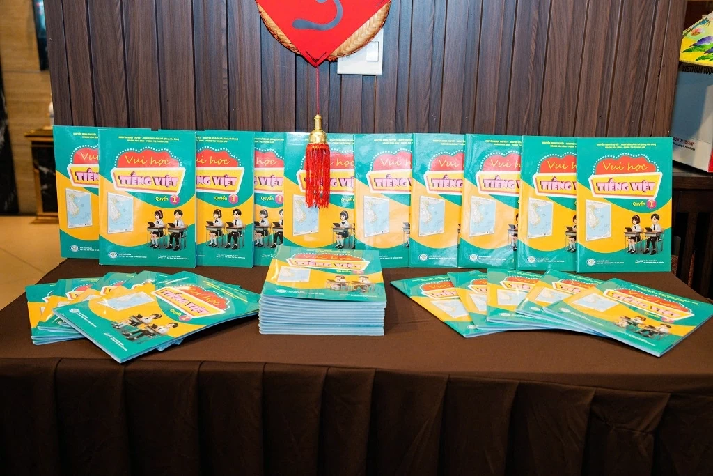Bộ sách 'Vui học tiếng Việt': Thêm một nhịp cầu gìn giữ tiếng mẹ đẻ nơi xa xứ