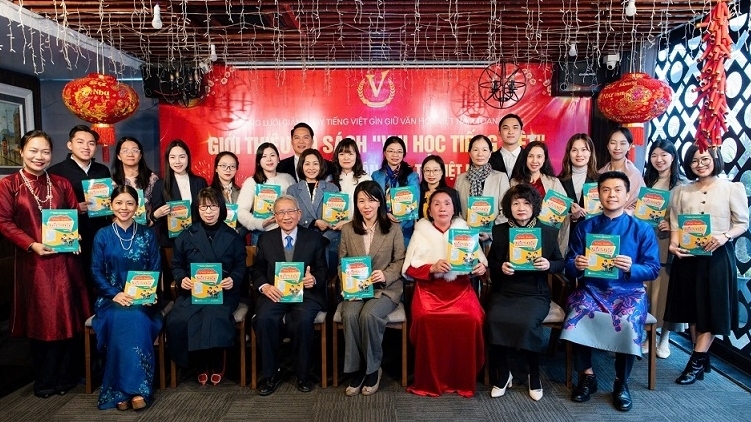 Bộ sách 'Vui học tiếng Việt': Thêm một nhịp cầu gìn giữ tiếng mẹ đẻ nơi xa xứ