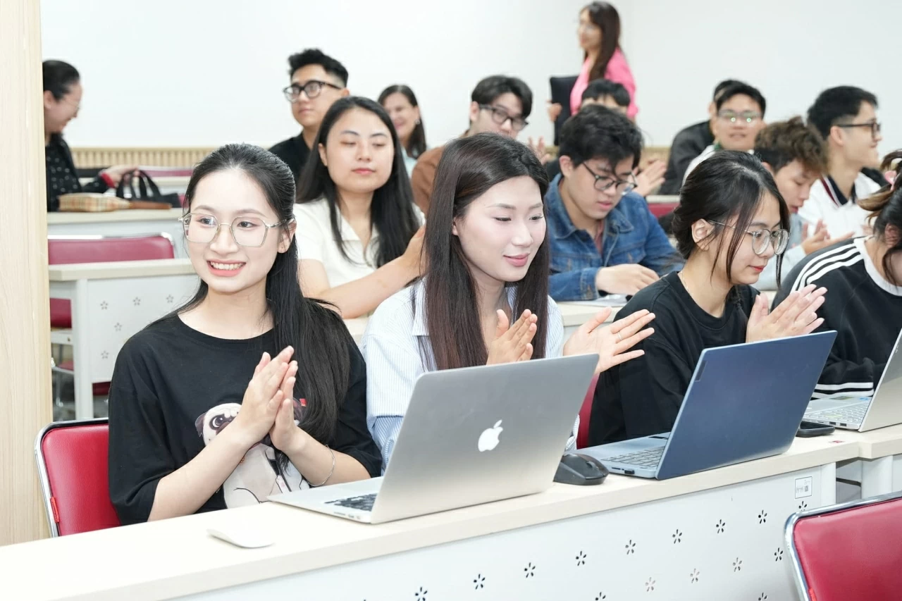Từ Nghị quyết Đại hội XIV đến sức mạnh mềm giáo dục Việt Nam Từ Nghị quyết Đại hội XIV đến sức mạnh mềm giáo dục Việt Nam