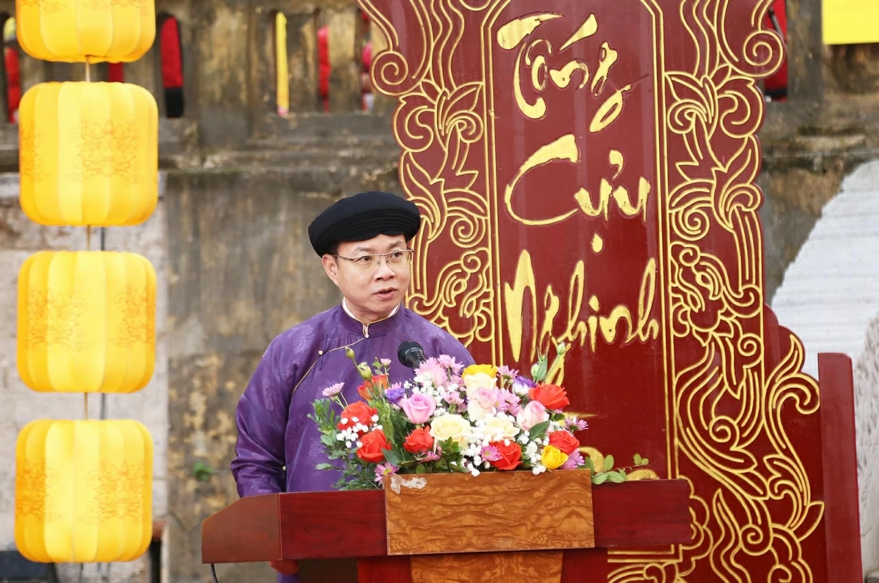 Trong đời sống tinh thần người Việt, Tết Nguyên đán là thời khắc thiêng liêng của đoàn tụ, tri ân và niềm tin hướng tới tương lai; các nghi lễ truyền thống không chỉ phản ánh chiều sâu văn hóa mà còn lan tỏa những giá trị nhân văn chung như hòa bình, gắn kết và phát triển bền vững. (Ảnh: Thành Long)