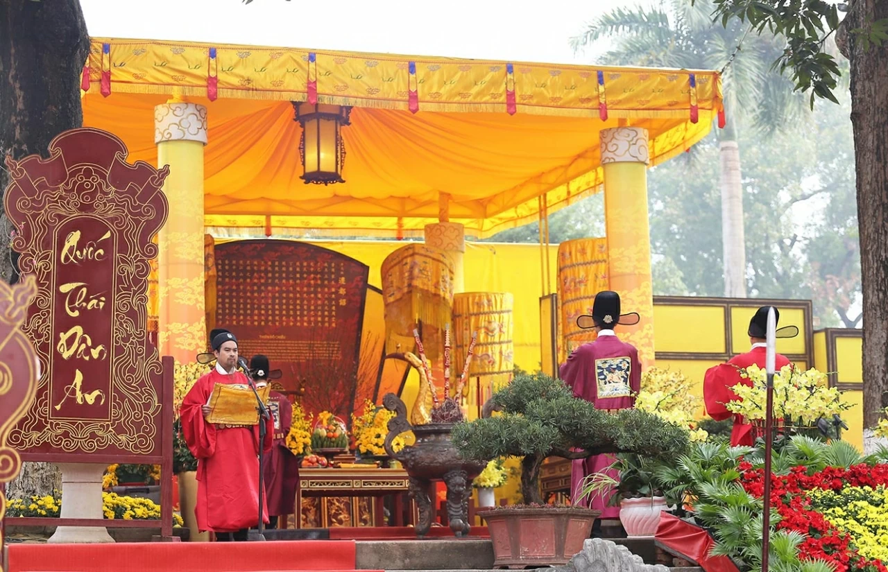 Việc tổ chức chương trình tại Hoàng thành Thăng Long – Di sản Văn hóa Thế giới – mang ý nghĩa kết nối quá khứ với hiện tại, truyền thống với hội nhập, giúp bạn bè quốc tế cảm nhận rõ hơn bản sắc, sức sống và tinh thần đổi mới của Việt Nam. Chương trình càng ý nghĩa khi mở đầu chuỗi hoạt động kỷ niệm 50 năm quan hệ Việt Nam – UNESCO (2026), khẳng định vai trò tích cực, trách nhiệm của Việt Nam trong cộng đồng quốc tế.  Thông qua sự kiện, Việt Nam mong muốn giới thiệu một đất nước thân thiện, cởi mở, giàu bản sắc, nơi văn hóa trở thành cầu nối thúc đẩy hiểu biết, hợp tác và phát triển bền vững với các quốc gia, tổ chức quốc tế.