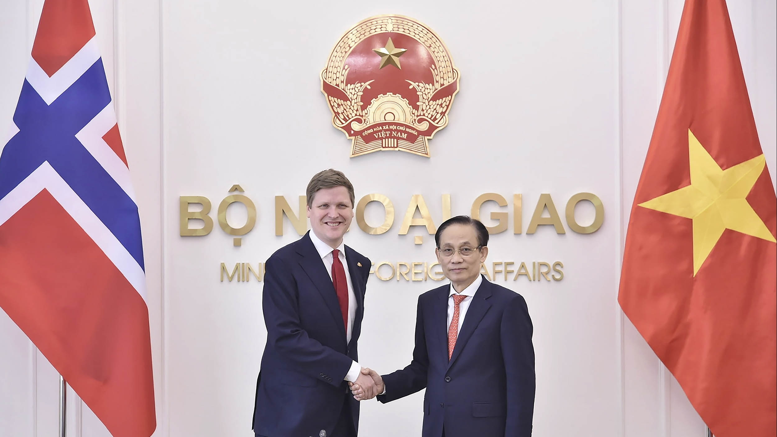 Bộ trưởng Ngoại giao Lê Hoài Trung tiếp Bộ trưởng Phát triển Quốc tế Bộ Ngoại giao Na Uy