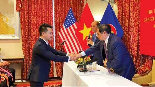Giữ nhịp đầu tư toàn cầu từ cội nguồn Việt