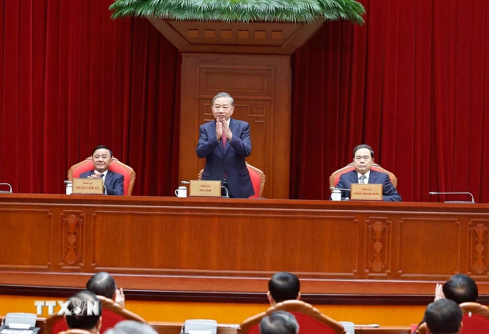Toàn văn phát biểu của Tổng Bí thư Tô Lâm tại buổi gặp mặt các Tiểu ban chuẩn bị Đại hội XIV và Ban Chỉ đạo tổng kết 40 năm đổi mới Toàn văn phát biểu của Tổng Bí thư Tô Lâm tại buổi gặp mặt các Tiểu ban chuẩn bị Đại hội XIV và Ban Chỉ đạo tổng kết 40 năm đổi mới