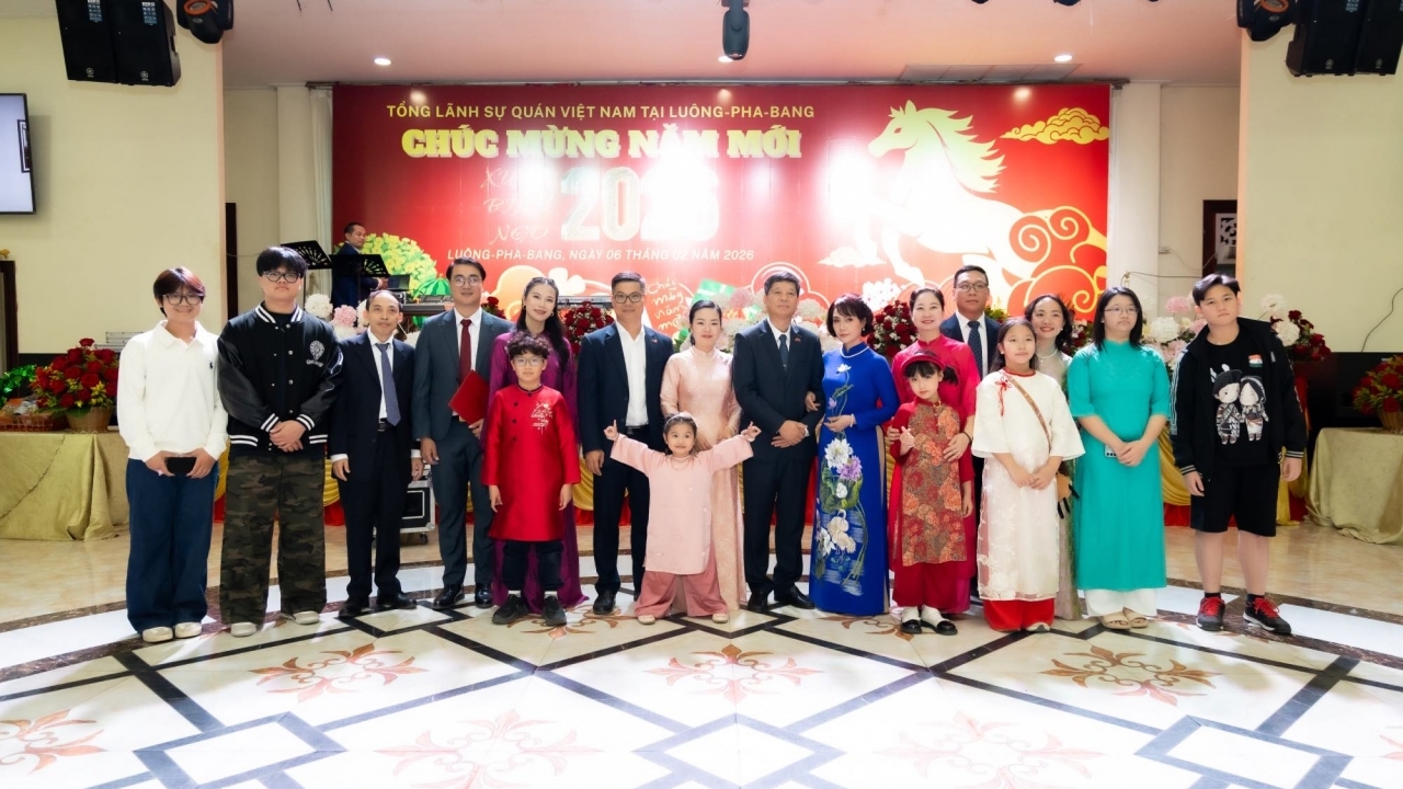 Tổng lãnh sự quán Việt Nam tại Luang Prabang tổ chức Tiệc chiêu đãi đối ngoại và Tết Cộng đồng 2026