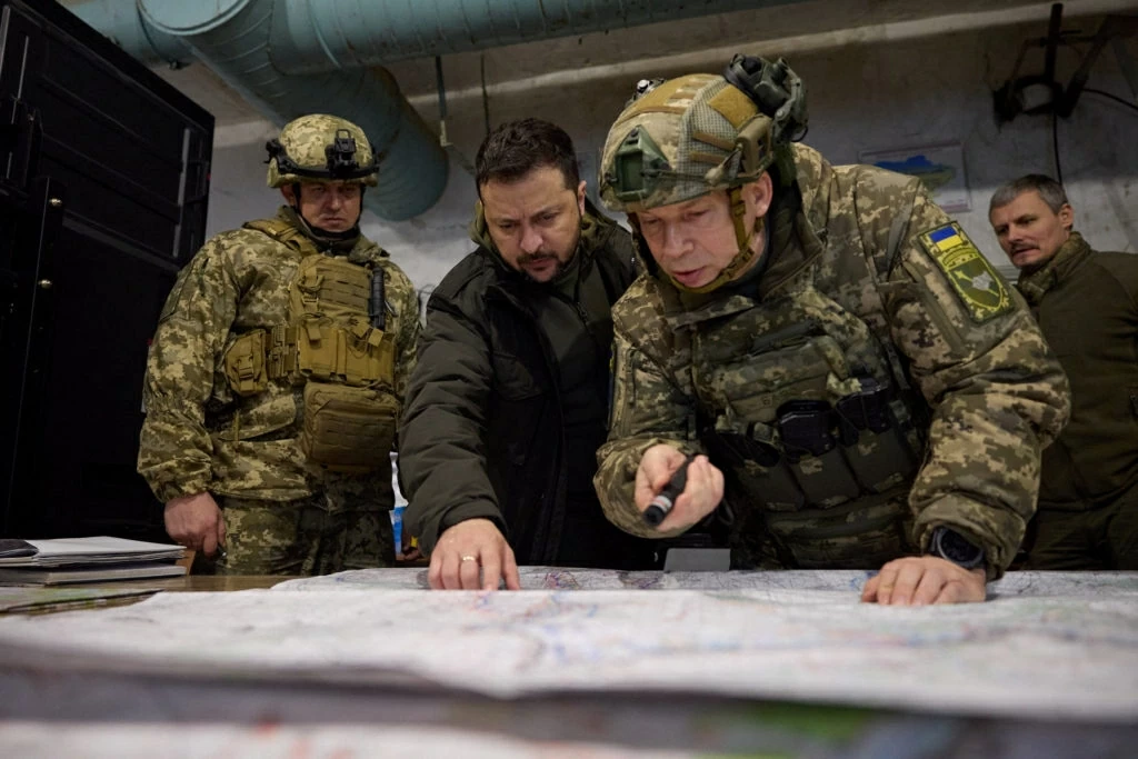 Tổng thống Ukraine tuyên bố cải cách quân đội, tăng lương đáng kể cho tuyến đầu Tổng thống Ukraine tuyên bố cải cách quân đội, tăng lương đáng kể cho tuyến đầu