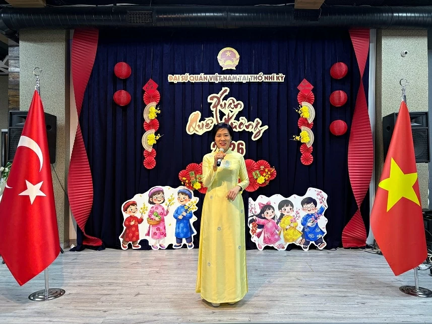 Đem Xuân Quê hương đến gần hơn với kiều bào tại Thổ Nhĩ Kỳ Đem Xuân Quê hương đến gần hơn với kiều bào tại Thổ Nhĩ Kỳ