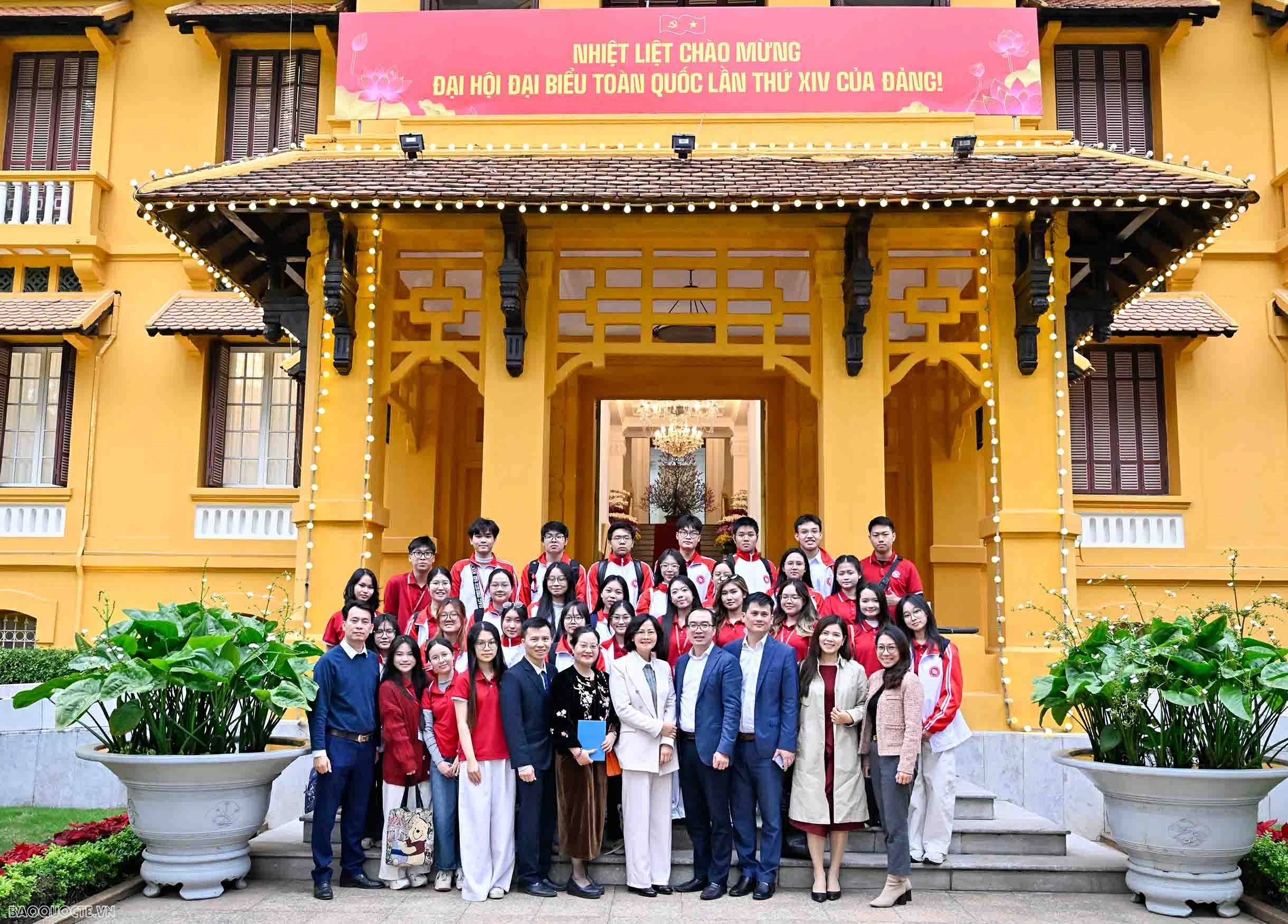 Mở rộng cánh cửa nghề nghiệp ngoại giao cho sinh viên Đại học Ngoại thương Mở rộng cánh cửa nghề nghiệp ngoại giao cho sinh viên Đại học Ngoại thương