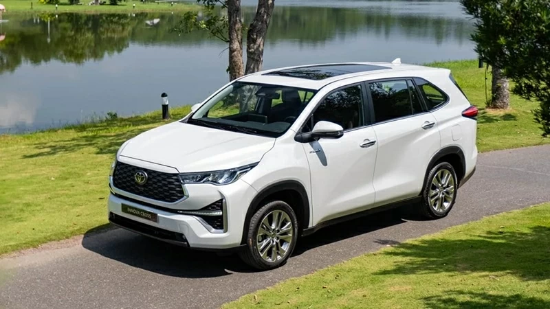 Toyota Innova Cross HEV nhận được ưu đãi hấp dẫn tại Việt Nam