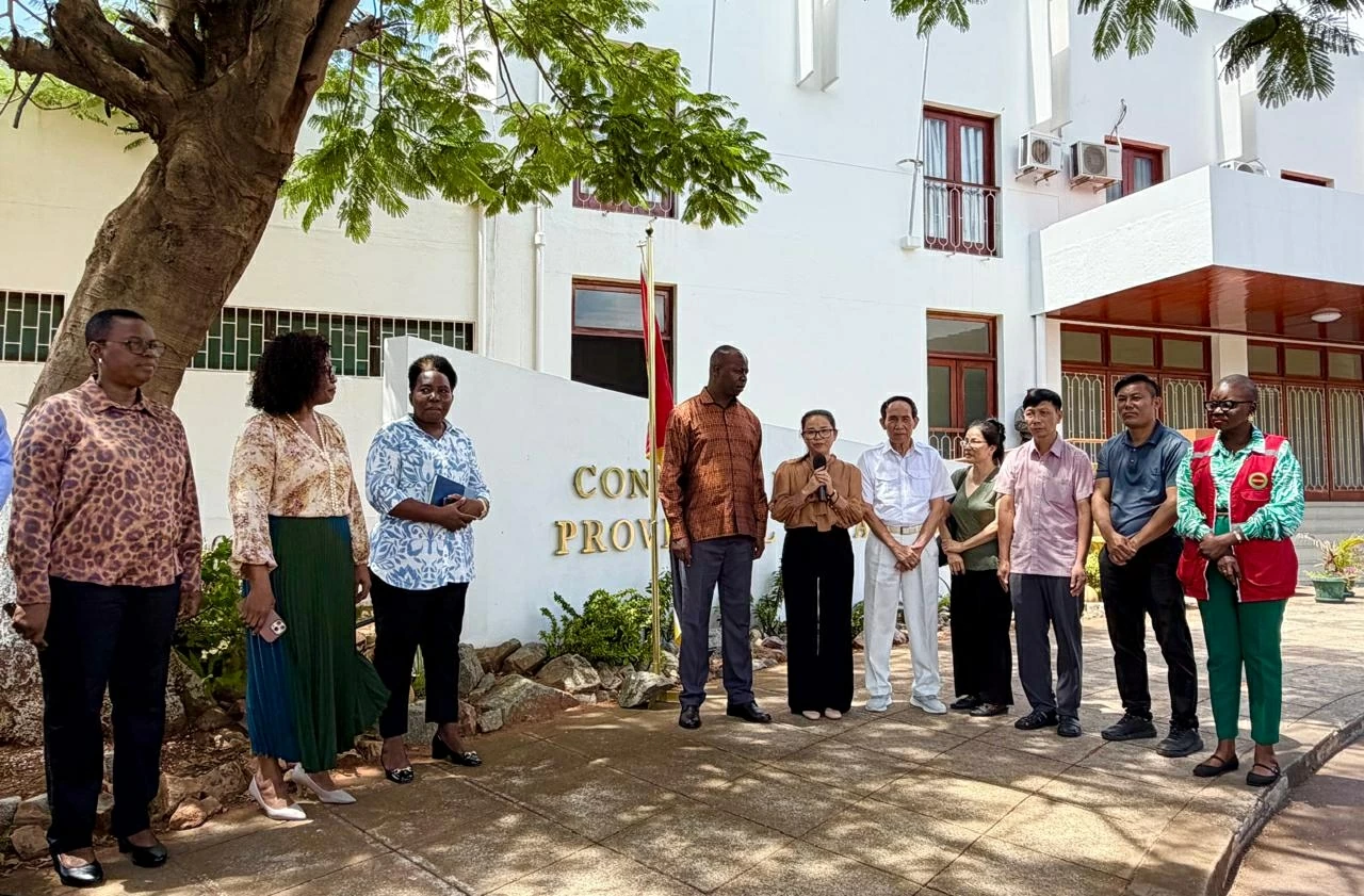 Cộng đồng người Việt Nam tại Mozambique khắc phục hậu quả mưa lũ Cộng đồng người Việt Nam tại Mozambique khắc phục hậu quả mưa lũ