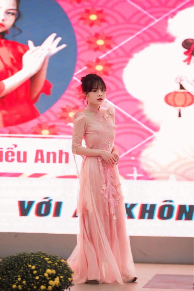 Hoa hậu nhí Phùng Hiểu Anh tỏa sáng với chuỗi hoạt động ý nghĩa