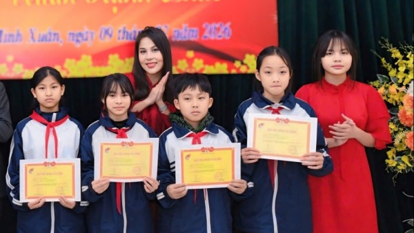 Hoa hậu nhí Phùng Hiểu Anh tỏa sáng với chuỗi hoạt động ý nghĩa