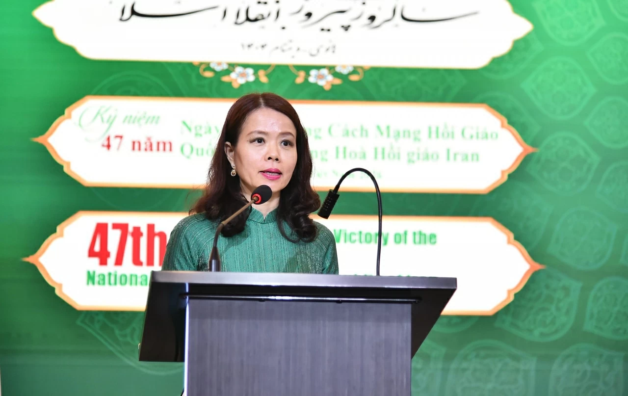 Thứ trưởng Ngoại giao Nguyễn Minh Hằng gửi lời chúc mừng nồng nhiệt tới Chính phủ và nhân dân Iran nhân dịp Quốc khánh. (Ảnh: Thành Long) Thứ trưởng Ngoại giao Nguyễn Minh Hằng gửi lời chúc mừng nồng nhiệt tới Chính phủ và nhân dân Iran nhân dịp Quốc khánh. (Ảnh: Thành Long)