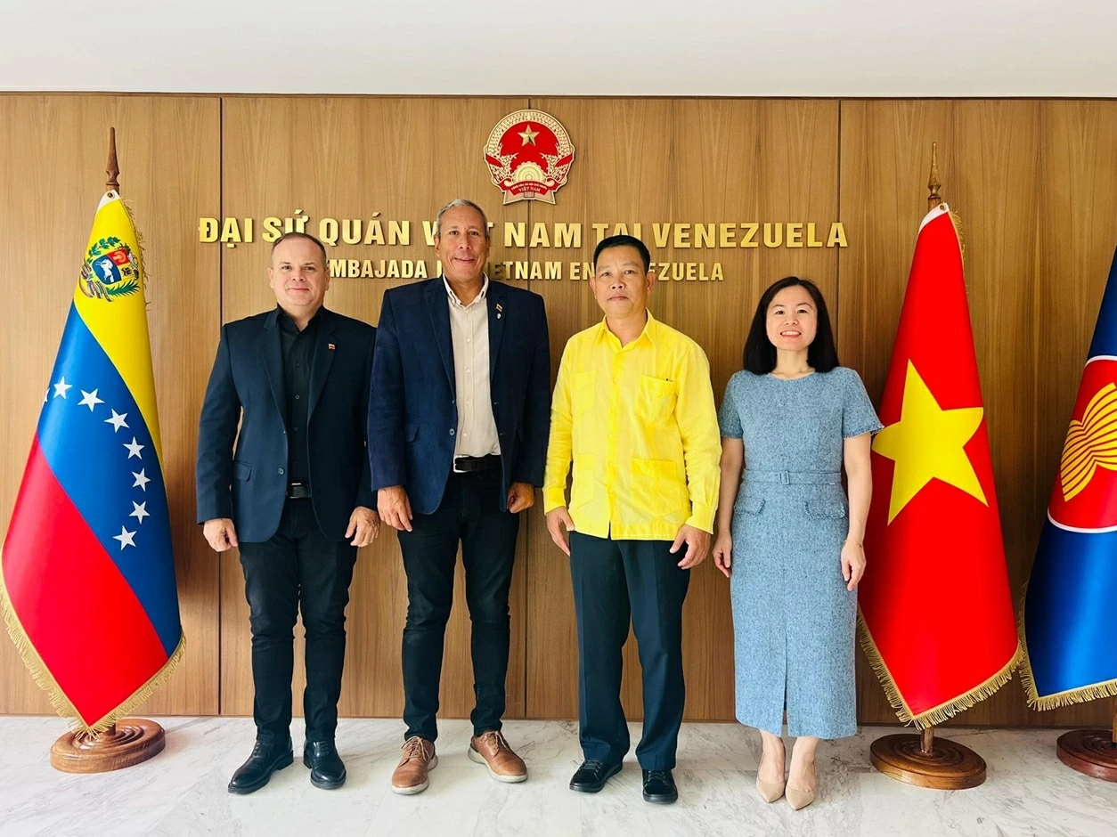 Các lực lượng chính trị Venezuela chúc mừng thành công Đại hội XIV Đảng Cộng sản Việt Nam Các lực lượng chính trị Venezuela chúc mừng thành công Đại hội XIV Đảng Cộng sản Việt Nam