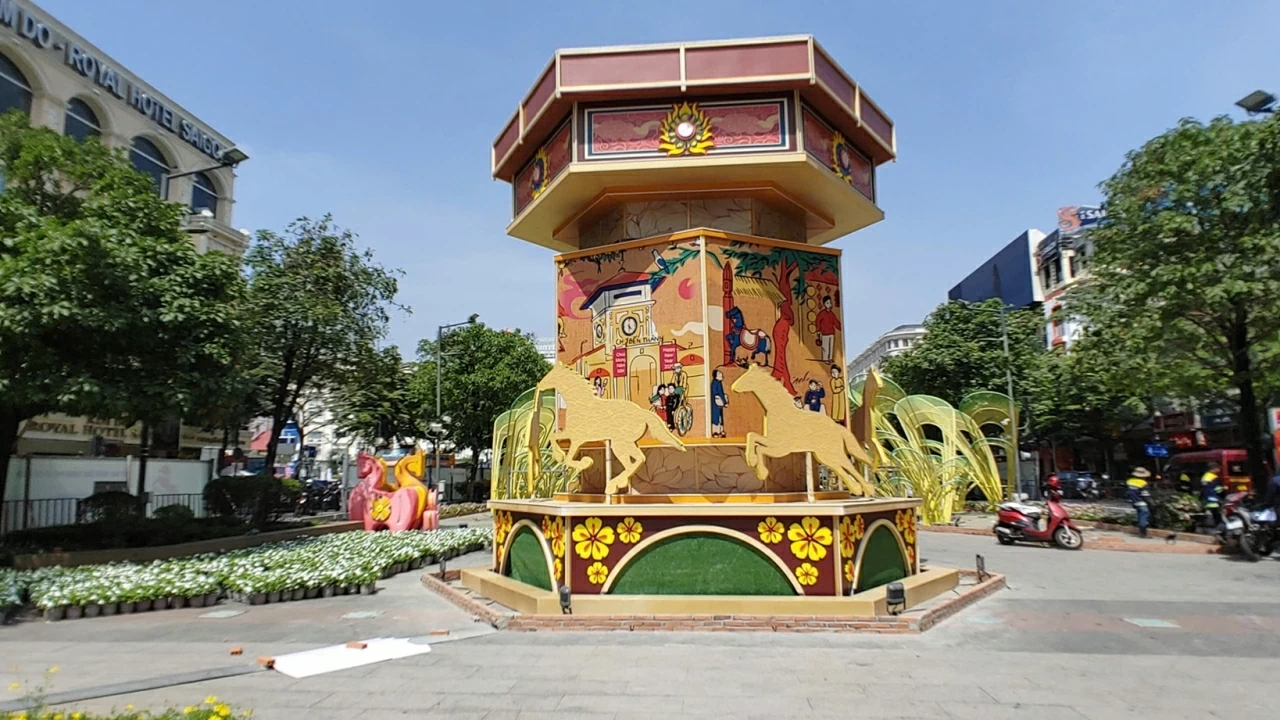 Đường hoa Nguyễn Huệ gấp rút hoàn thiện dàn linh vật ngựa khổng lồ Đường hoa Nguyễn Huệ gấp rút hoàn thiện dàn linh vật ngựa khổng lồ
