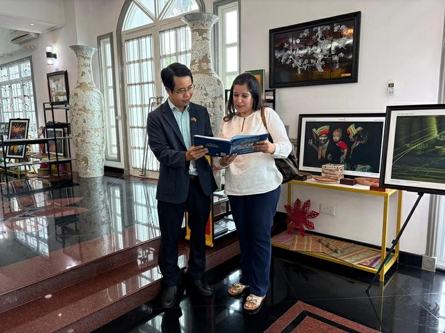 Tết Cộng đồng 2026 và khai trương không gian văn hoá Việt Nam tại Brunei Darussalam Tết Cộng đồng 2026 và khai trương không gian văn hoá Việt Nam tại Brunei Darussalam