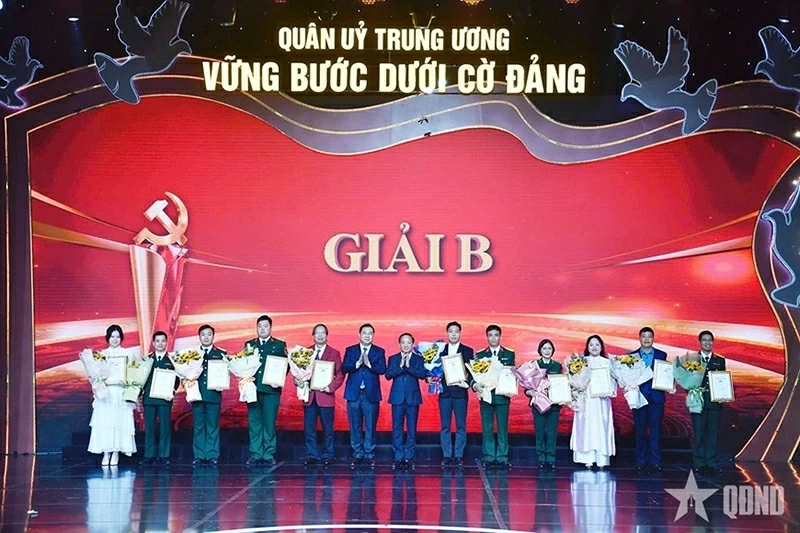 Tác giả Lê Trần Thanh Hà cùng 10 tác giả xuất sắc giành Giải B của cuộc thi Lê Trần Thanh Hà: Từ 'hạt giống đỏ' đến bản lĩnh trí thức trẻ giữ lửa niềm tin nơi xứ người