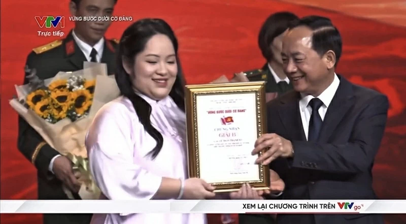 Lê Trần Thanh Hà viết tác phẩm Lê Trần Thanh Hà: Từ 'hạt giống đỏ' đến bản lĩnh trí thức trẻ giữ lửa niềm tin nơi xứ người