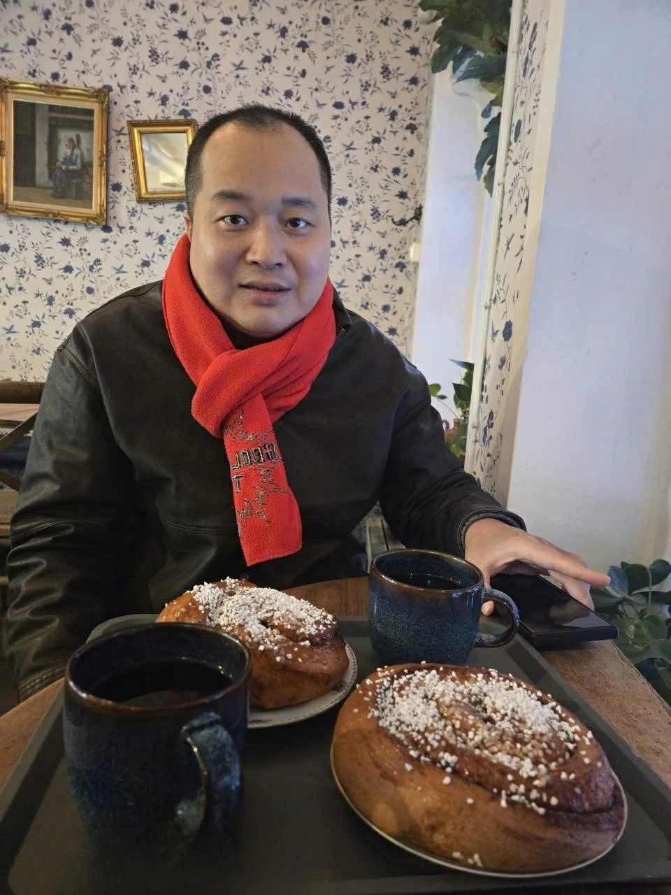 Dong Anh Pham trải nghiệm Fika tại Thành phố Gothenburg Thụy Điển, trong chuyến công tác và nghiên cứu văn hoá doanh nghiệp Bắc Âu.