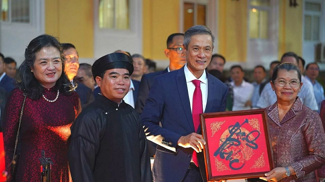 Ấm áp Xuân Quê hương Bính Ngọ 2026 tại Campuchia Ấm áp Xuân Quê hương Bính Ngọ 2026 tại Campuchia