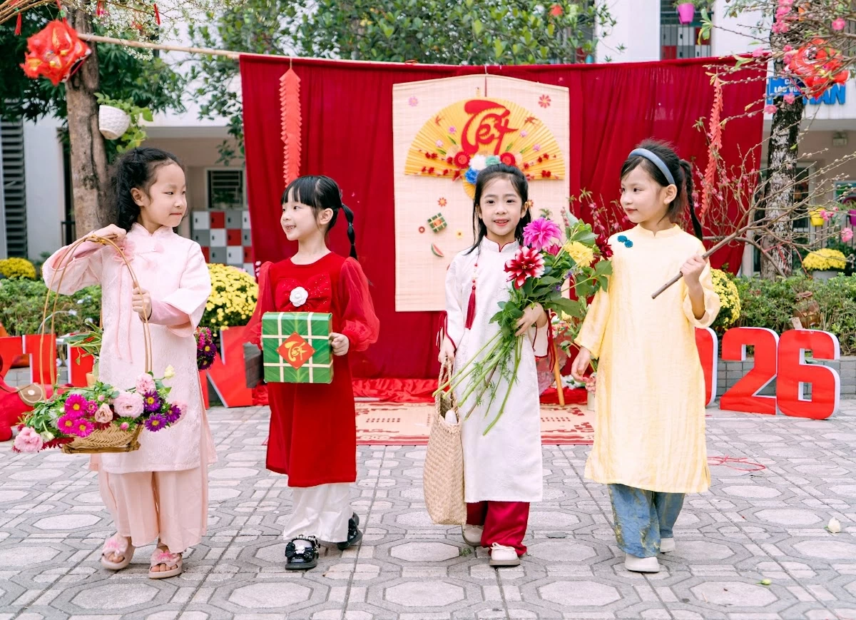 Dạy con đón Tết – gìn giữ nếp nhà từ những điều nhỏ bé
