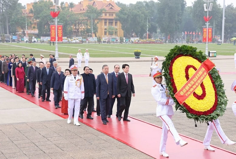 Lãnh đạo Đảng, Nhà nước vào Lăng viếng Bác nhân dịp Tết Nguyên đán Bính Ngọ