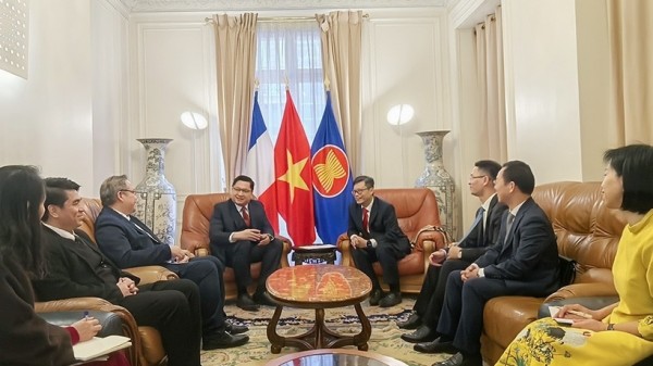 Đại sứ quán Lào tại Pháp chúc mừng Đại hội XIV và Tết Nguyên đán Bính Ngọ 2026