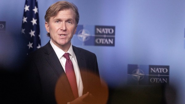 Đề cập khái niệm NATO 3.0, Thứ trưởng Quốc phòng Mỹ đã làm gì khiến châu Âu 'nhẹ nhõm' sau những căng thẳng với chính quyền Trump?