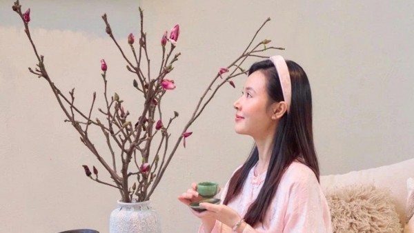 Khoảnh khắc đời thường của Midu các sao Việt trong dịp Tết