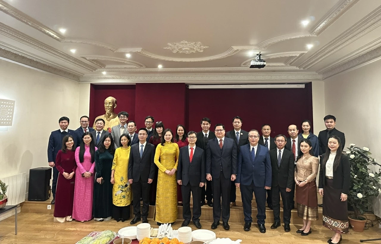 Đại sứ quán Lào tại Pháp chúc mừng Đại hội XIV và Tết Nguyên đán Bính Ngọ 2026 Đại sứ quán Lào tại Pháp chúc mừng Đại hội XIV và Tết Nguyên đán Bính Ngọ 2026