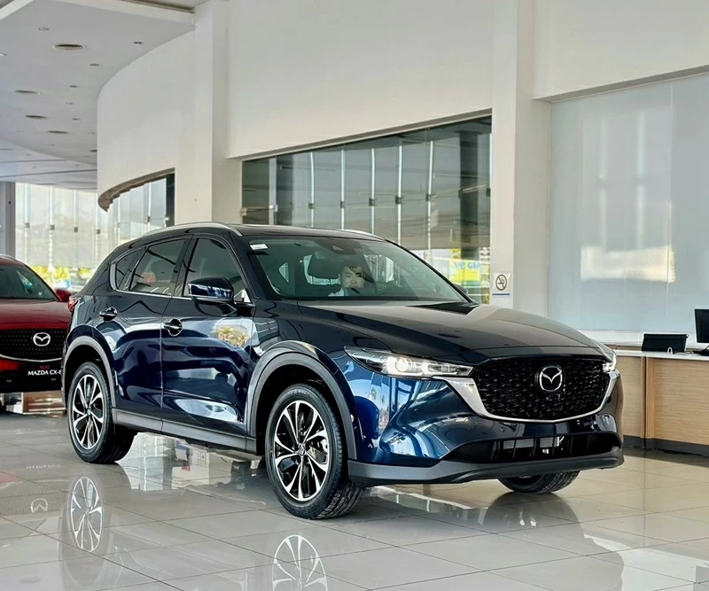 Top 10 xe ô tô động cơ đốt trong bán chạy nhất tháng 1/2026: Mazda CX-5 bức tốc mạnh mẽ. Top 10 xe ô tô động cơ đốt trong bán chạy nhất tháng 1/2026: Mazda CX-5 bức tốc mạnh mẽ.