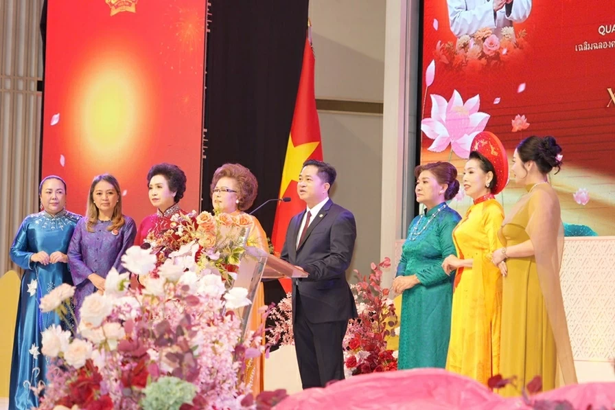 Lễ hội áo dài và lễ ra mắt Chi hội Văn hoá áo dài Việt Nam tại Thái Lan Lễ hội áo dài và lễ ra mắt Chi hội Văn hoá áo dài Việt Nam tại Thái Lan
