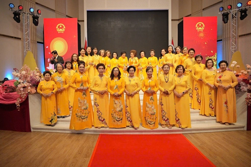 Lễ hội áo dài và lễ ra mắt Chi hội Văn hoá áo dài Việt Nam tại Thái Lan Lễ hội áo dài và lễ ra mắt Chi hội Văn hoá áo dài Việt Nam tại Thái Lan