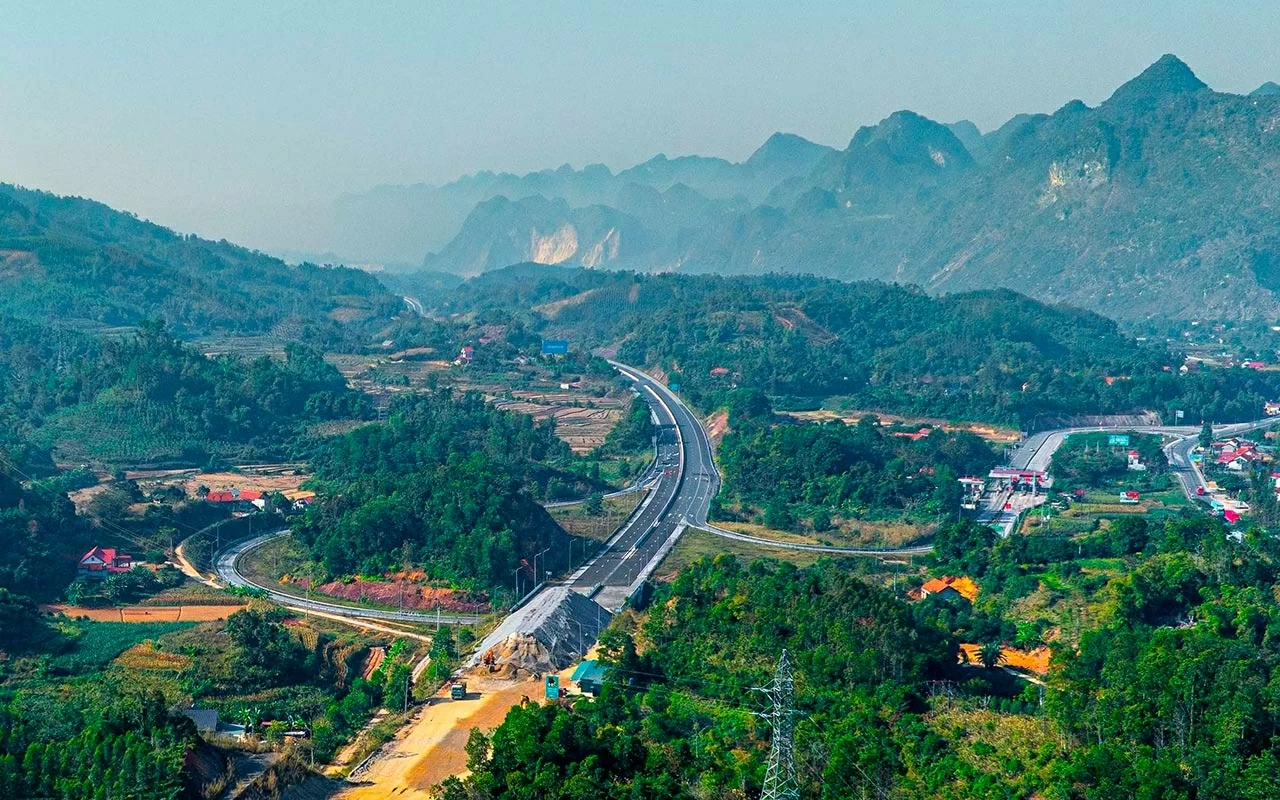 Ngoại giao kinh tế 2025:   Xoay chuyển tình thế, khơi thông nguồn lực, kiến tạo không gian phát triển mới