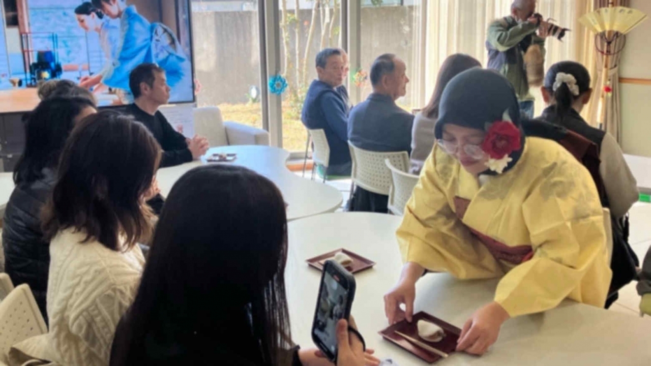 Nhật Bản tìm cách gắn kết lao động nước ngoài với cộng đồng