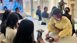 Nhật Bản tìm cách gắn kết lao động nước ngoài với cộng đồng