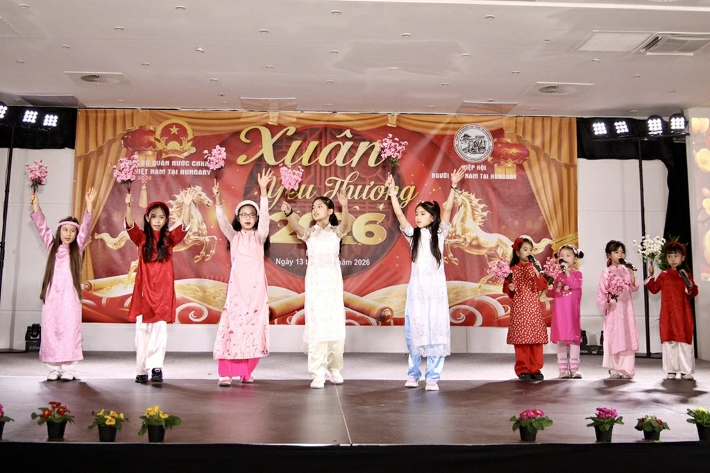 Cộng đồng người Việt Nam tại Hungary hân hoan đón Tết Xuân Bính Ngọ 2026
