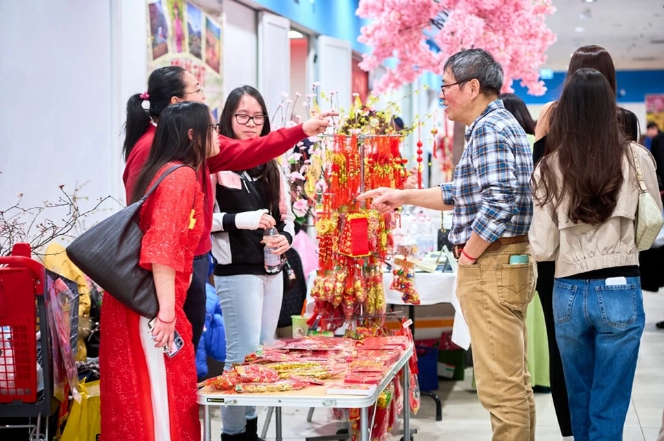 Cộng đồng người Việt Nam tại Hungary hân hoan đón Tết Xuân Bính Ngọ 2026