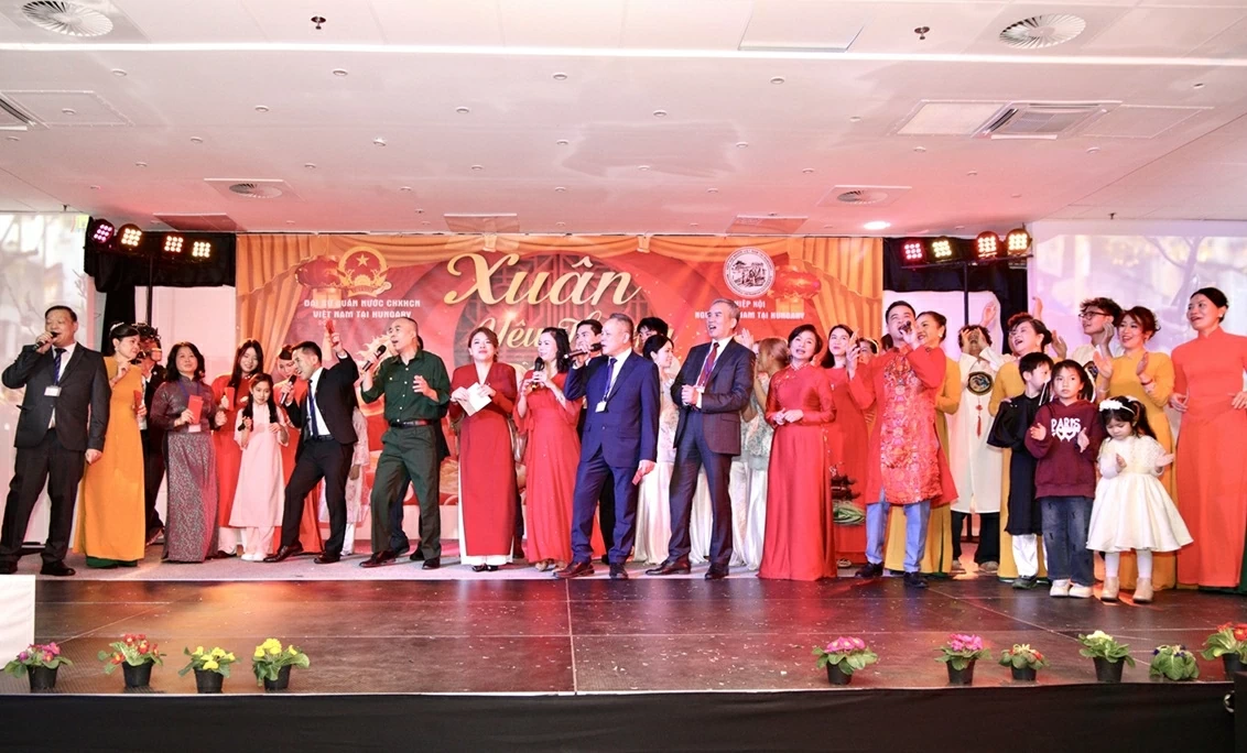 Cộng đồng người Việt Nam tại Hungary hân hoan đón Tết Xuân Bính Ngọ 2026