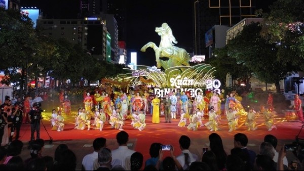 Đường hoa Nguyễn Huệ Tết Bính Ngọ 2026: Không gian hội tụ văn hóa, lan tỏa thông điệp liên kết và hội nhập