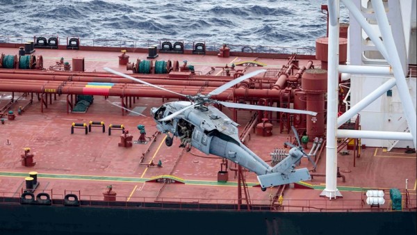 Lực lượng Mỹ bất ngờ bắt thêm một tàu chở dầu thuộc 'hạm đội bóng tối' ở Ấn Độ Dương