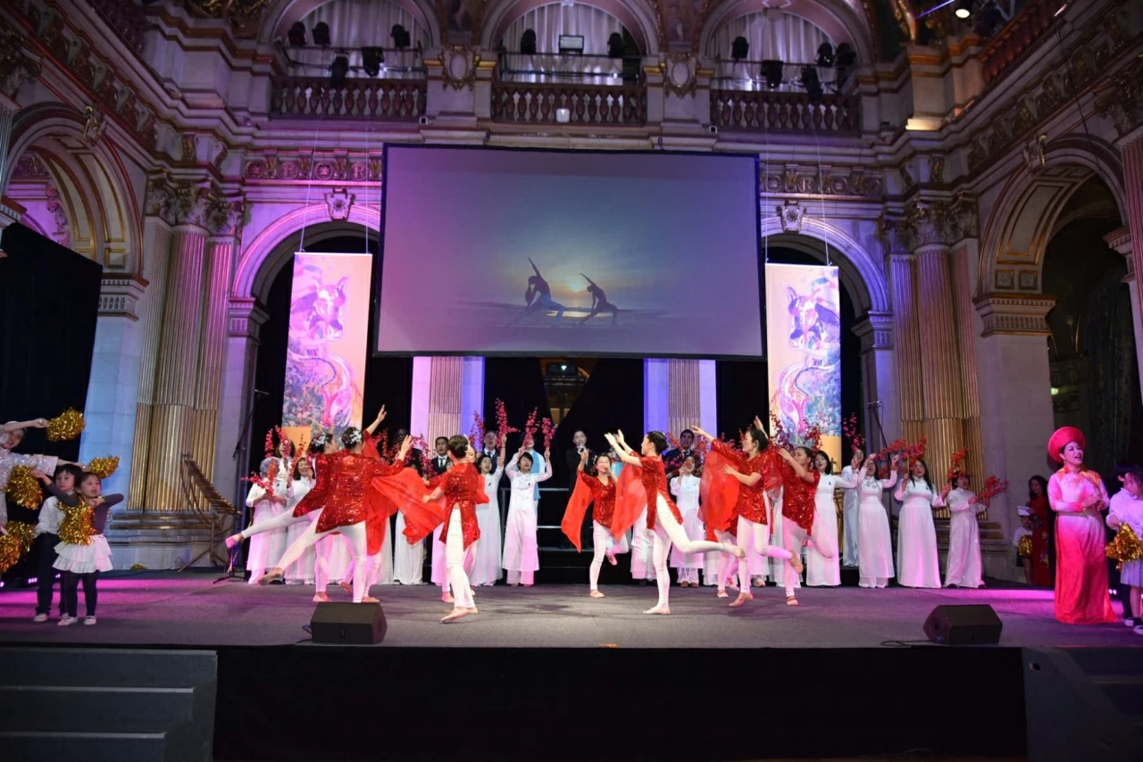 Tết cộng đồng tại Paris