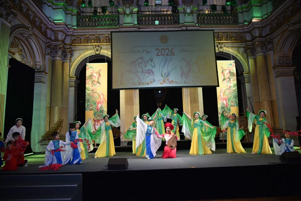 Tết cộng đồng tại Paris Tết cộng đồng tại Paris